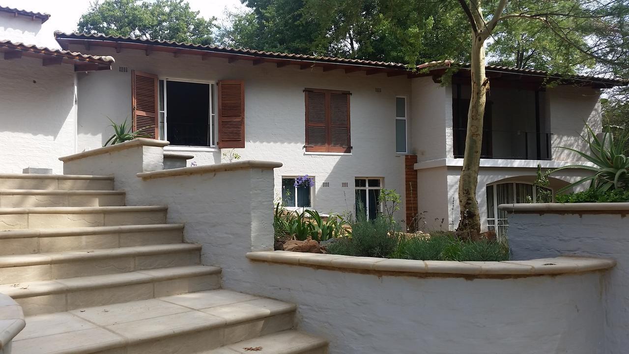 Amberhall Guesthouse Йоганнесбурґ Екстер'єр фото
