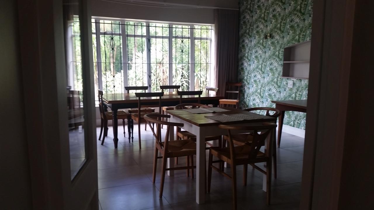 Amberhall Guesthouse Йоганнесбурґ Екстер'єр фото